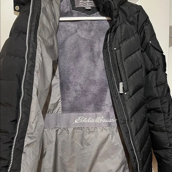 Eddie Bauer Women's Quilted Black Down jacket / perfect winter coat S - Picture 3 of 9